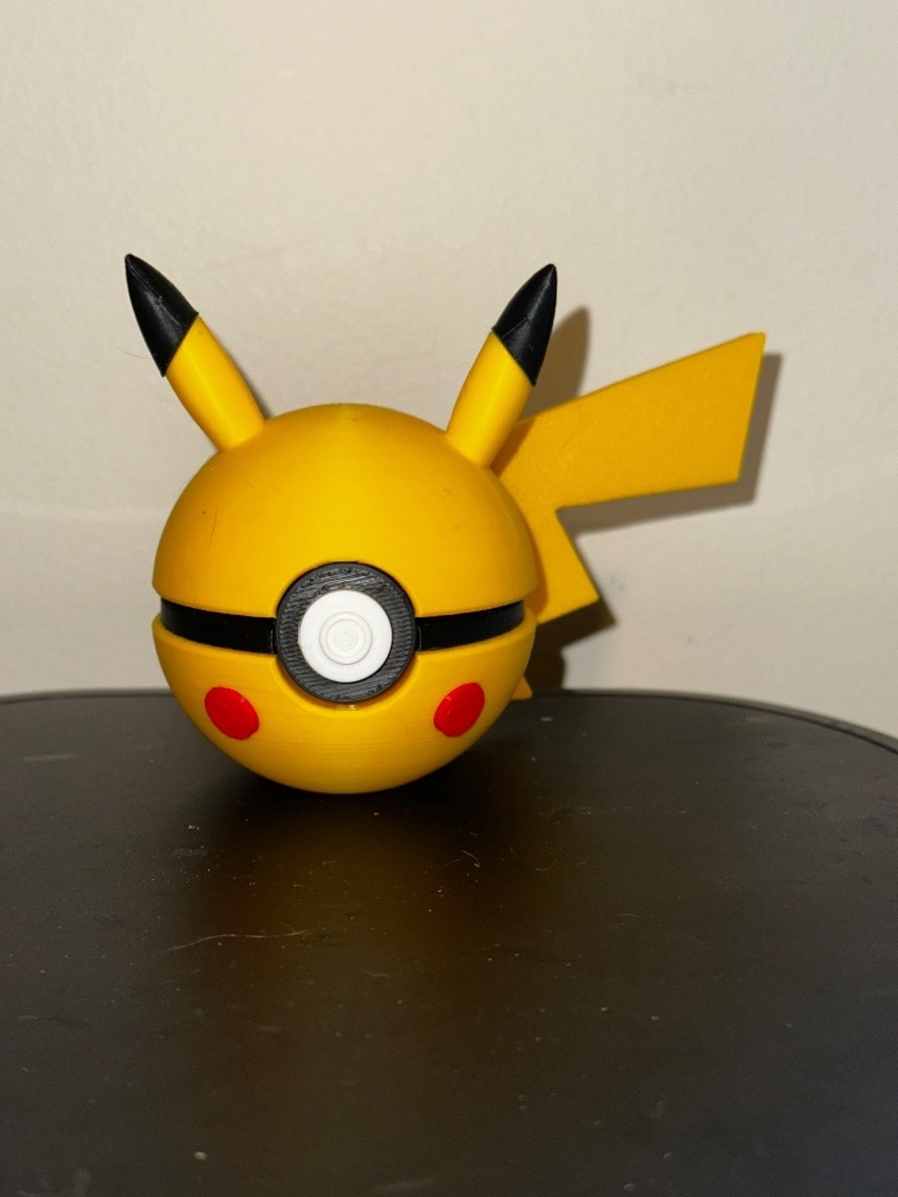 Yellow Mouse Lightning Ball Display – 3D Printed Electric Tail Sphere